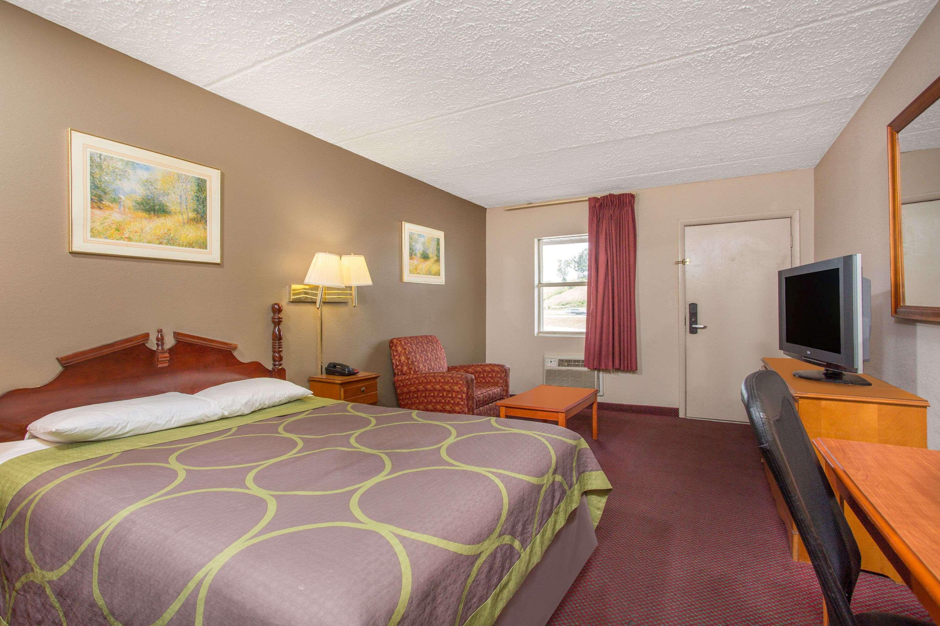 Knights Inn Glade Spring Luaran gambar
