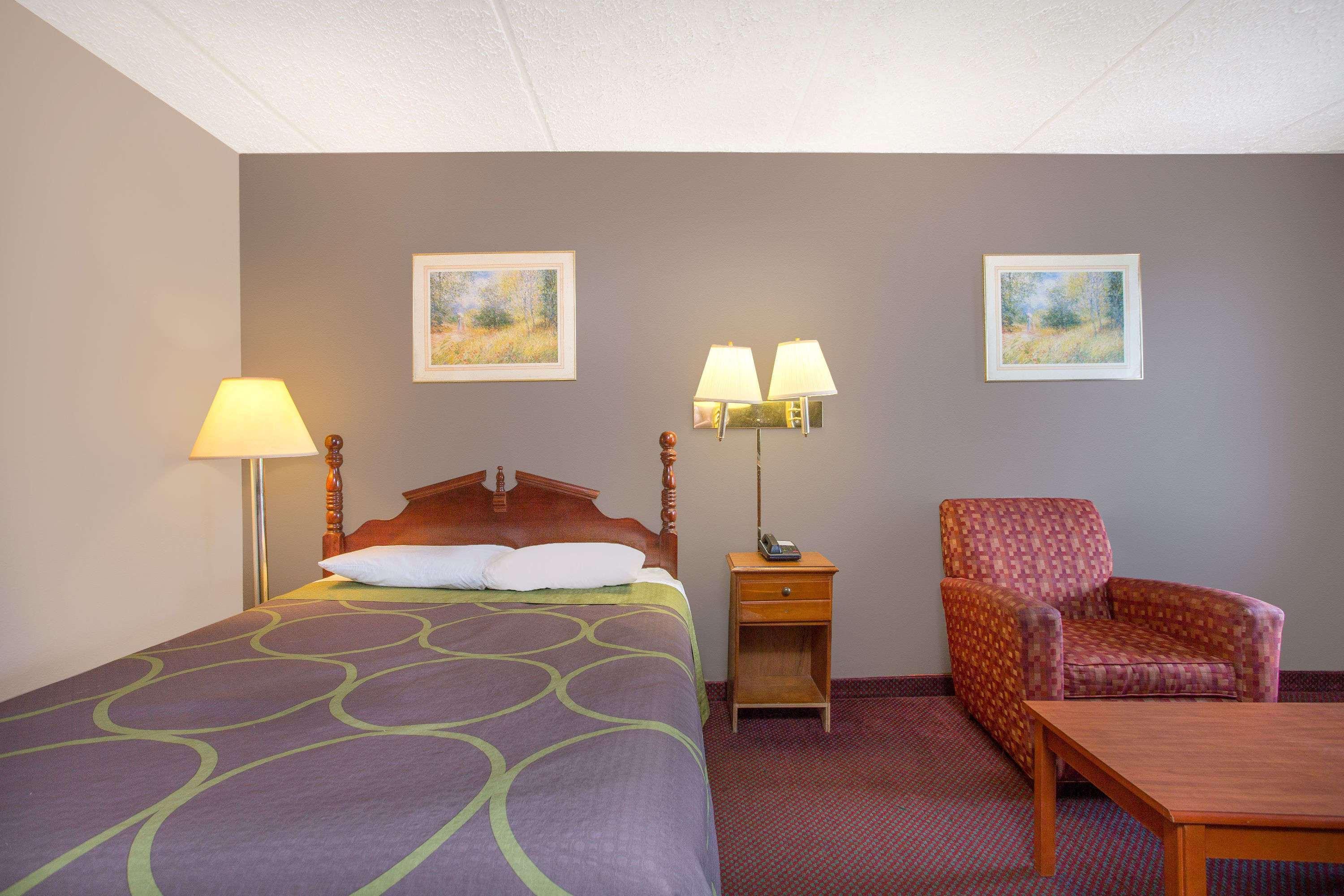 Knights Inn Glade Spring Luaran gambar