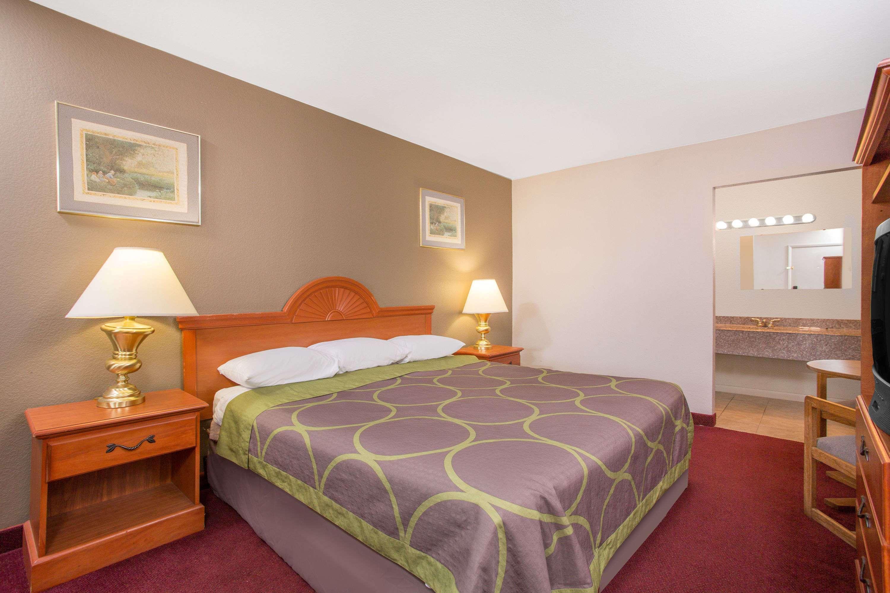 Knights Inn Glade Spring Luaran gambar